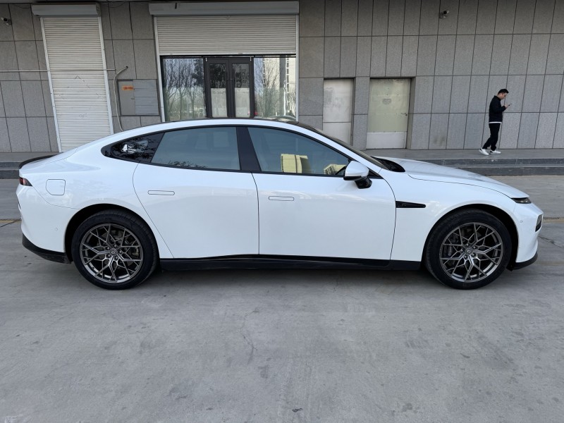 济宁21年小鹏汽车p77