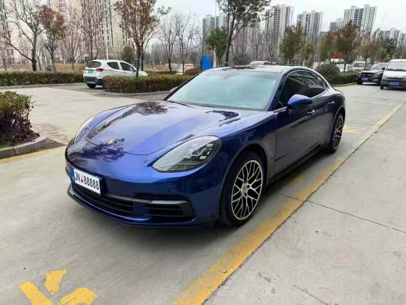 济宁18年保时捷帕拉梅拉2