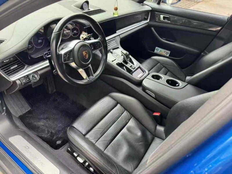 济宁18年保时捷帕拉梅拉4