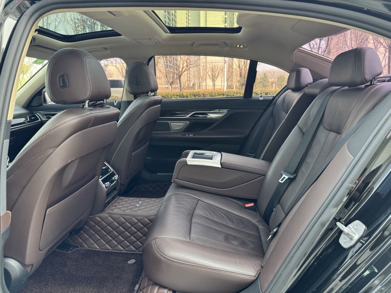 济宁16年宝马7系7