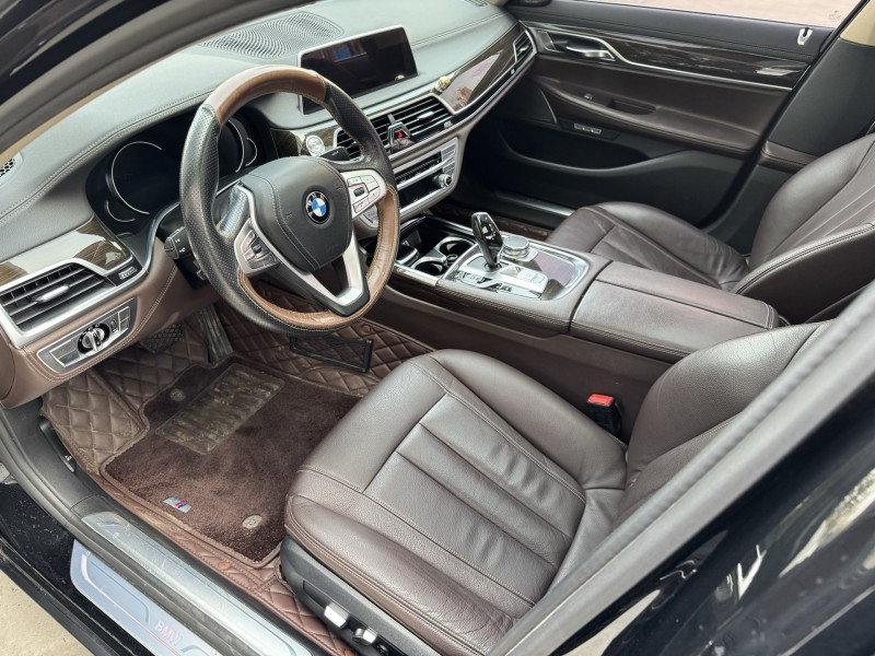 济宁16年宝马7系8