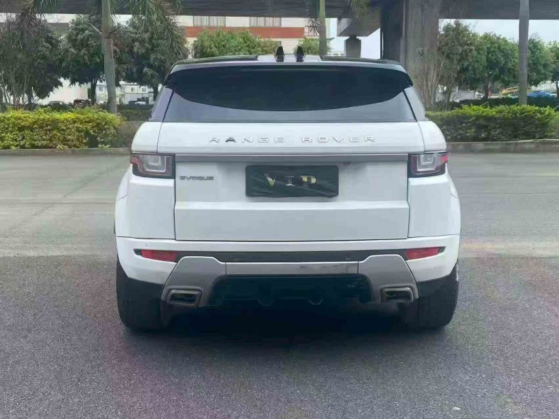 泉州18年路虎極光9