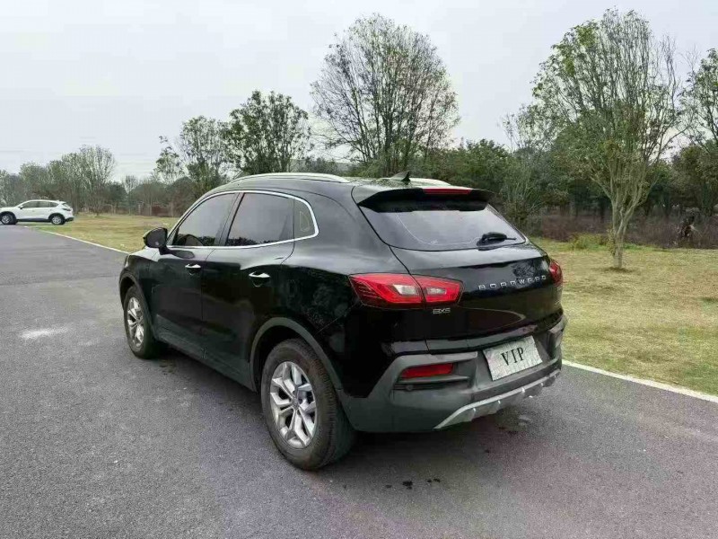 钦州19年宝沃BX56