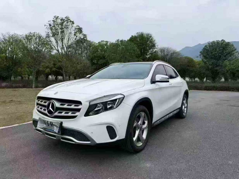 貴港18年奔馳GLA3