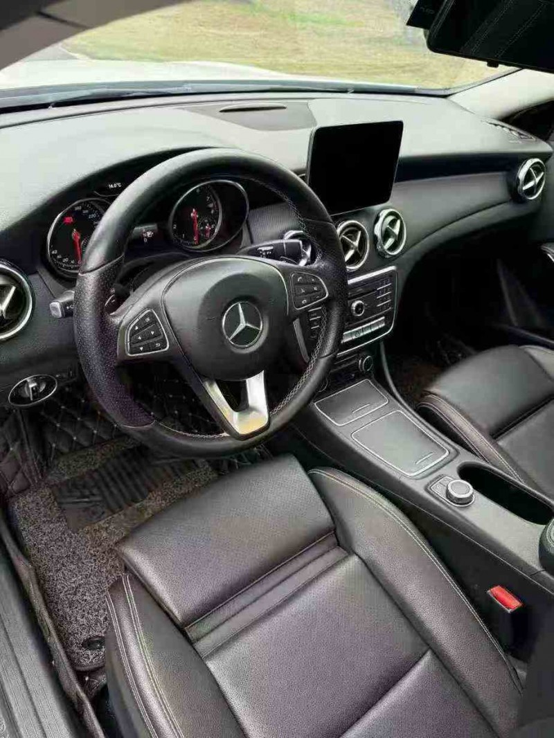 貴港18年奔馳GLA4