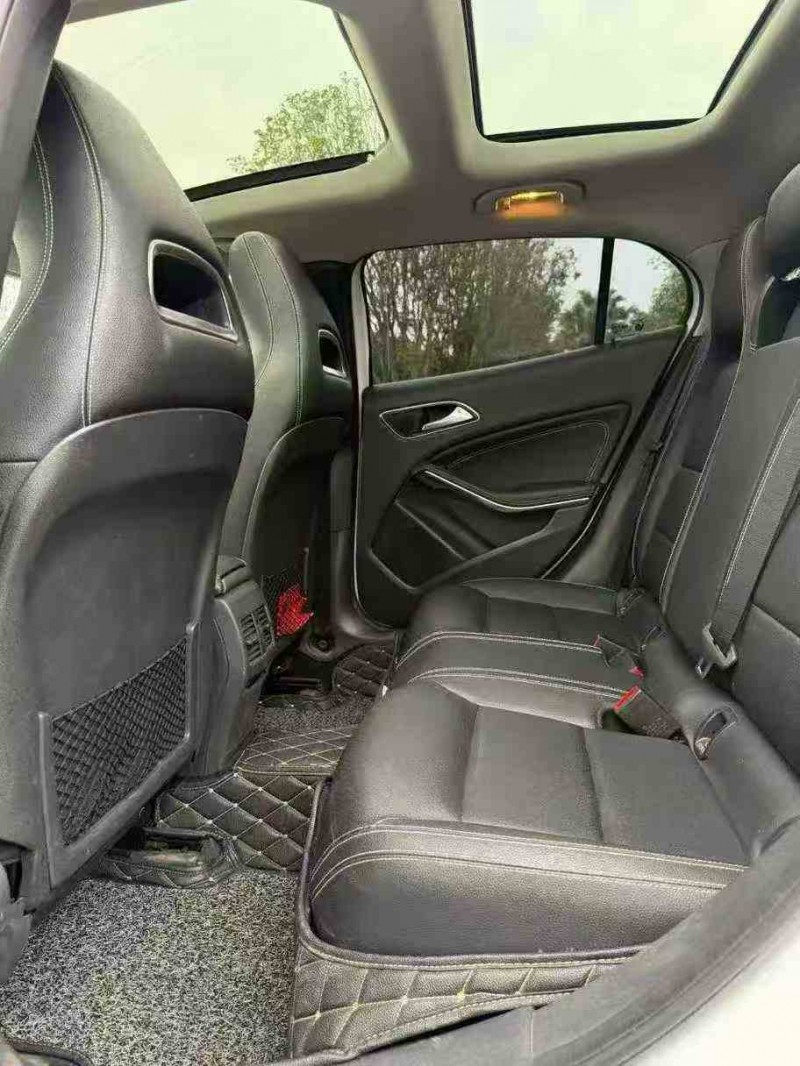 貴港18年奔馳GLA5