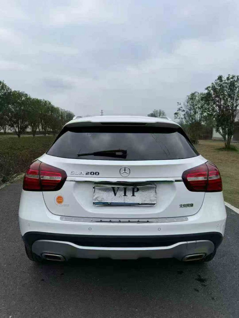 貴港18年奔馳GLA9