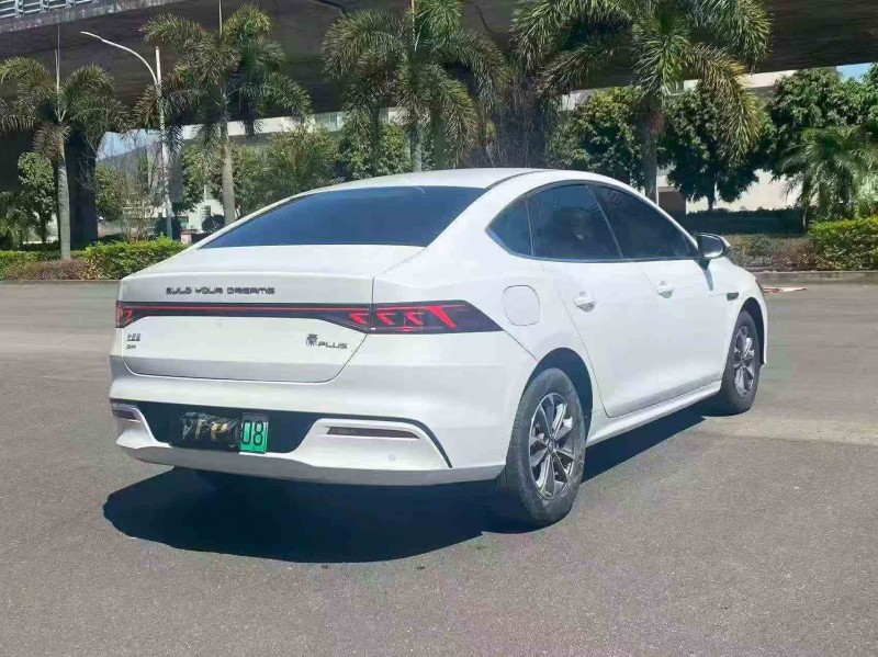 三明24年比亞迪秦8