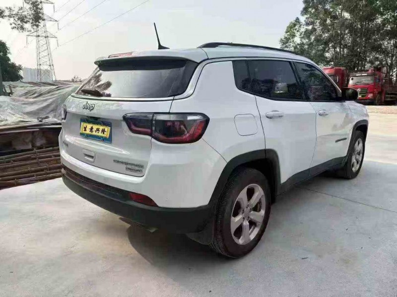 汕頭18年Jeep指南者8