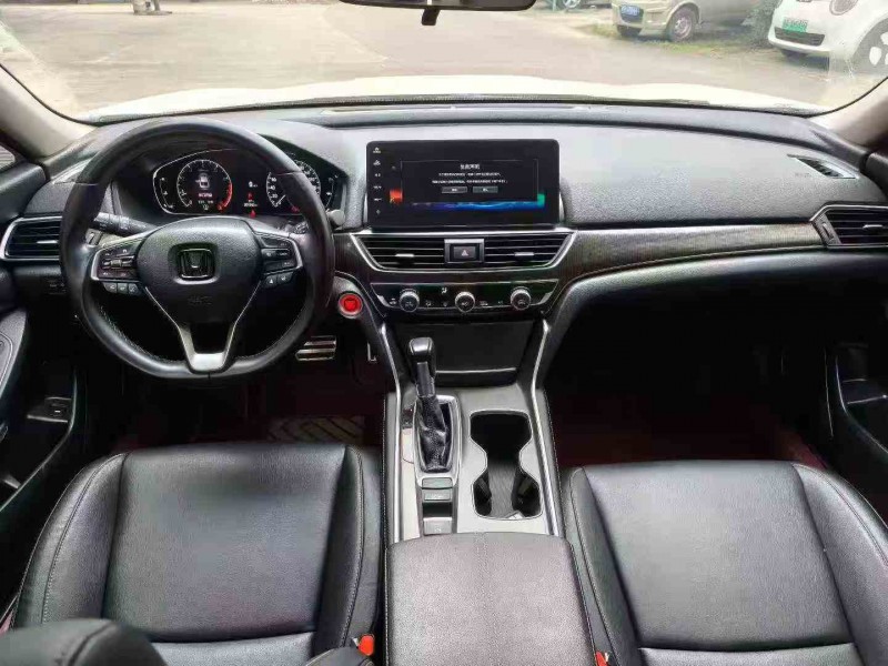 钦州23年本田雅阁5