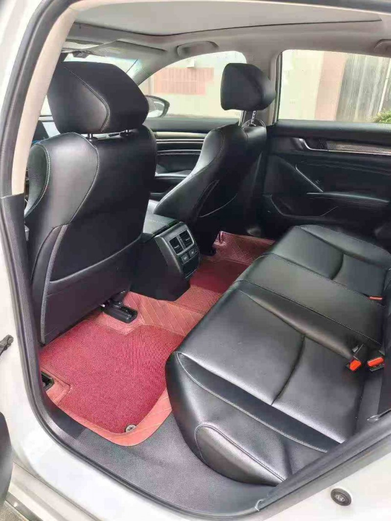 钦州23年本田雅阁6