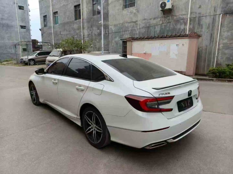 钦州23年本田雅阁8