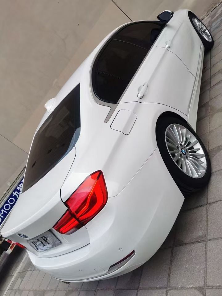 营口18年宝马3系8