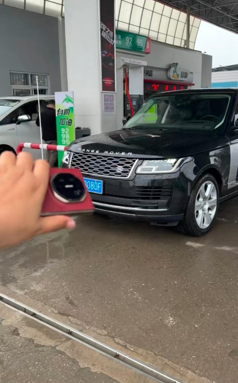 新鄉20年路虎攬勝行政1