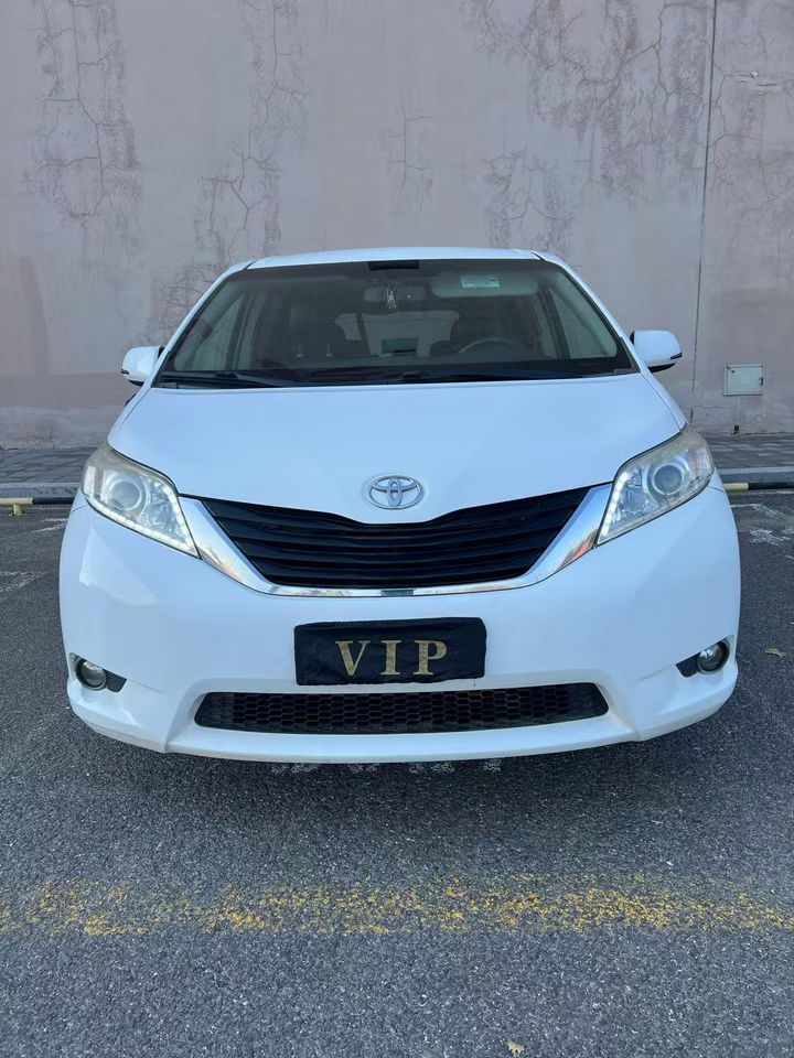 營口15年豐田塞納1