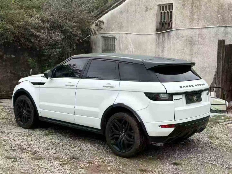 江門17年路虎極光8