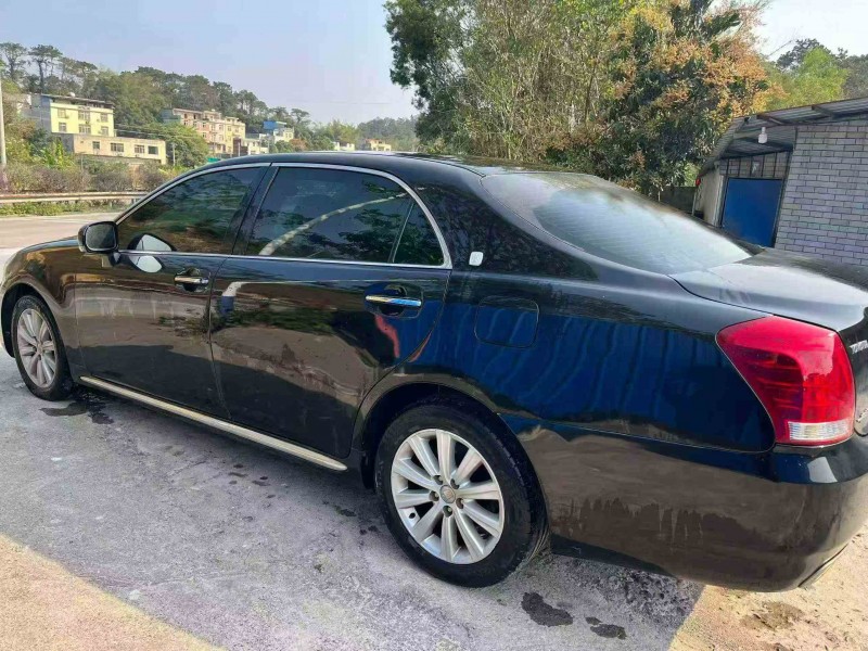 貴港10年豐田皇冠4