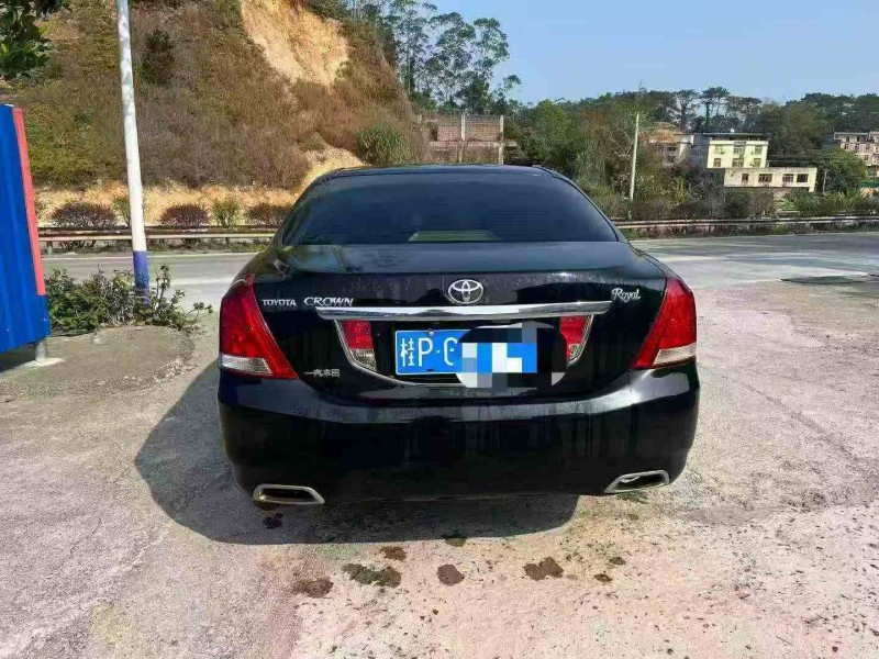 貴港10年豐田皇冠8