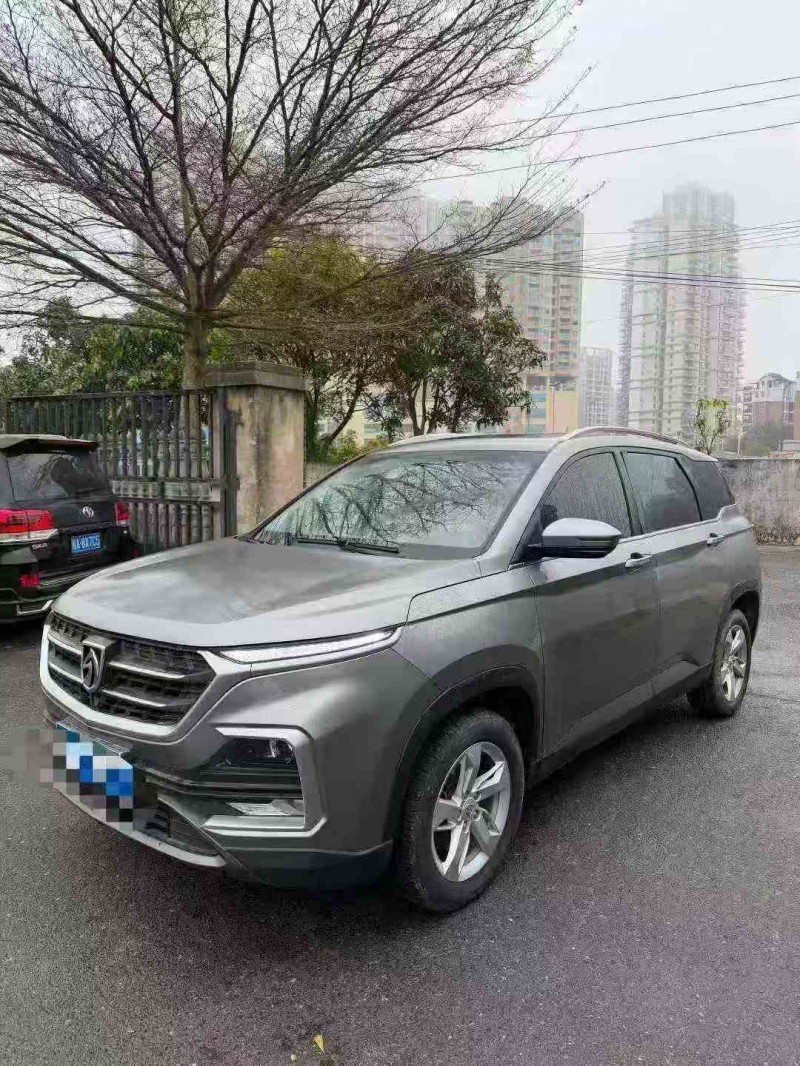 貴港19年寶駿5302