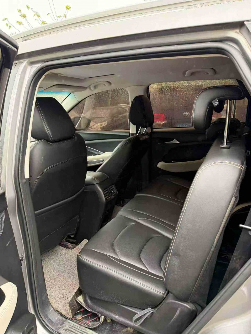 貴港19年寶駿5304