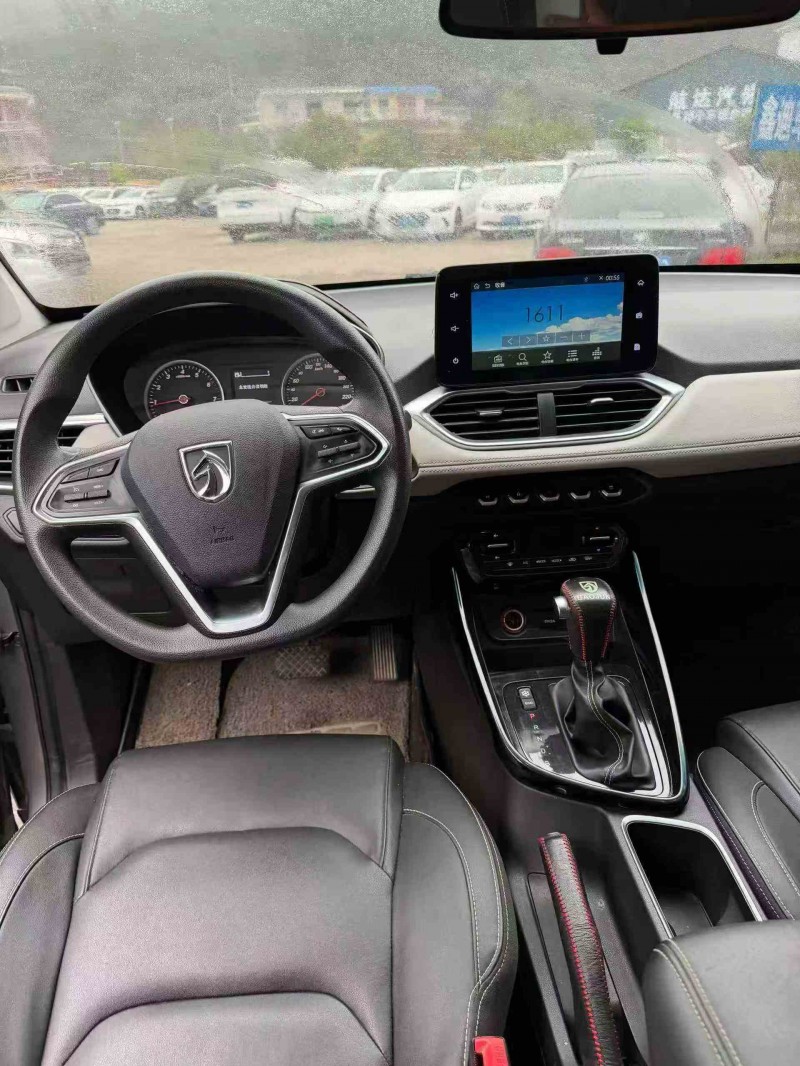 貴港19年寶駿5305