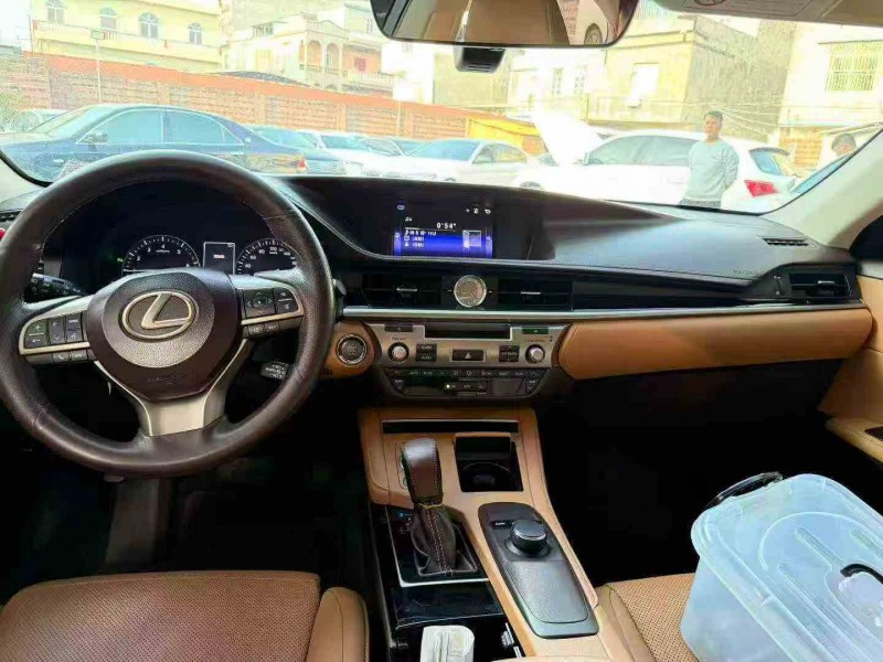 钦州16年雷克萨斯ES6