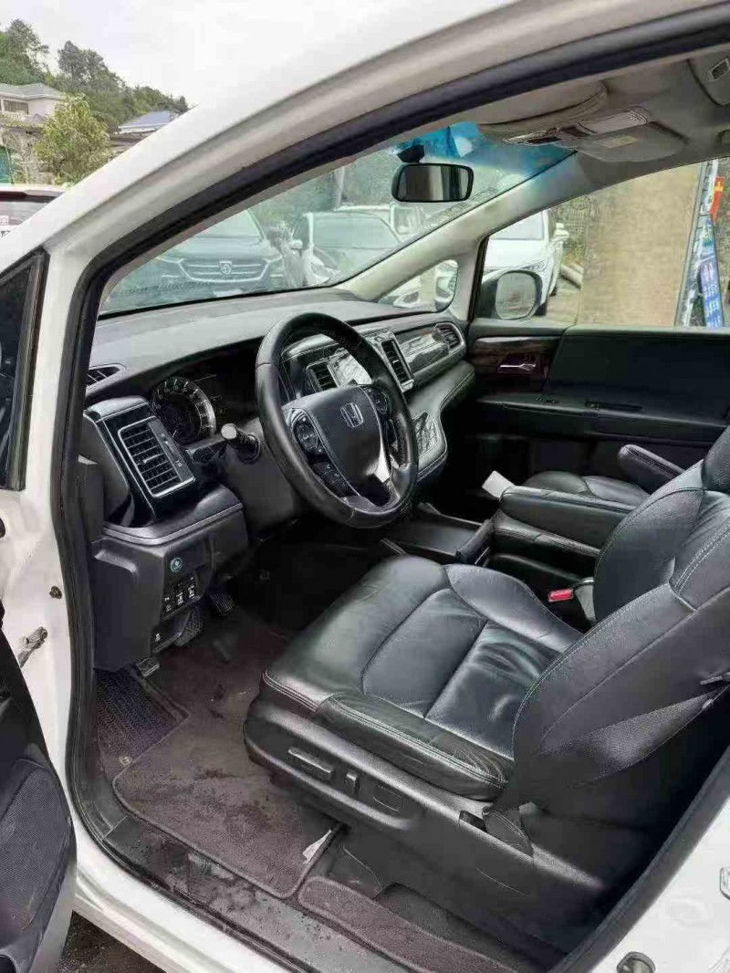 梧州17年本田艾力绅3