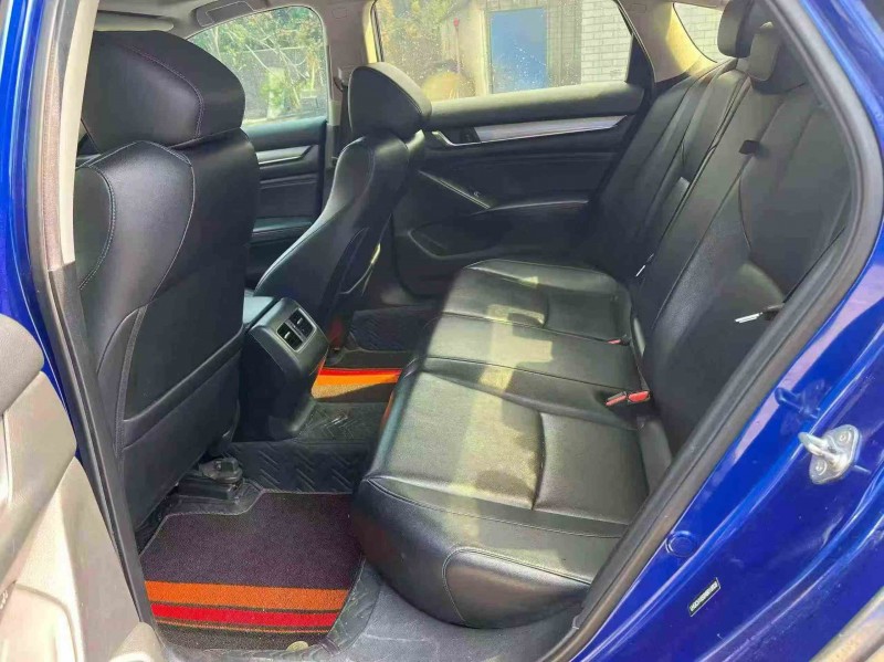 欽州18年本田雅閣6