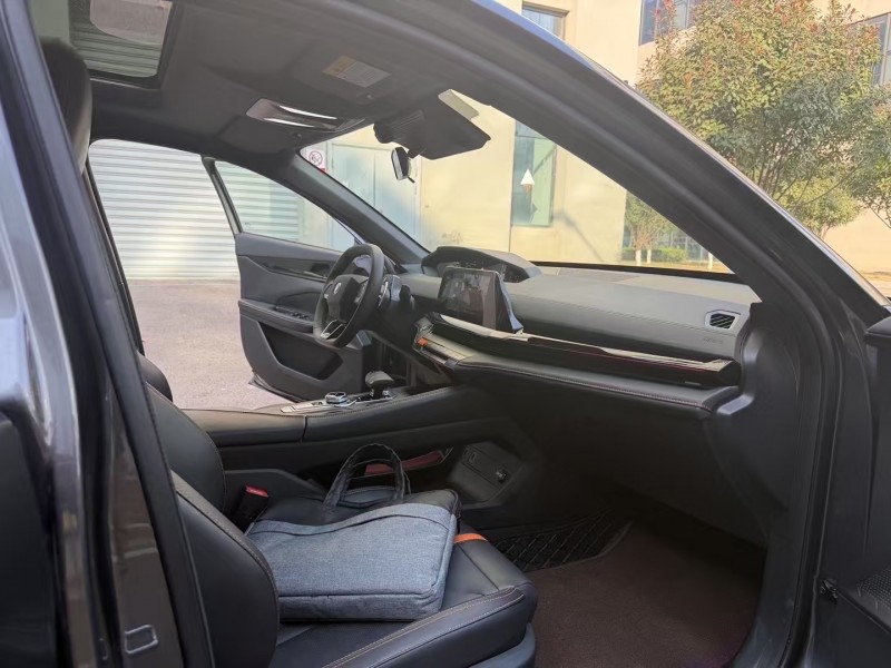 徐州25年長安汽車UNI5