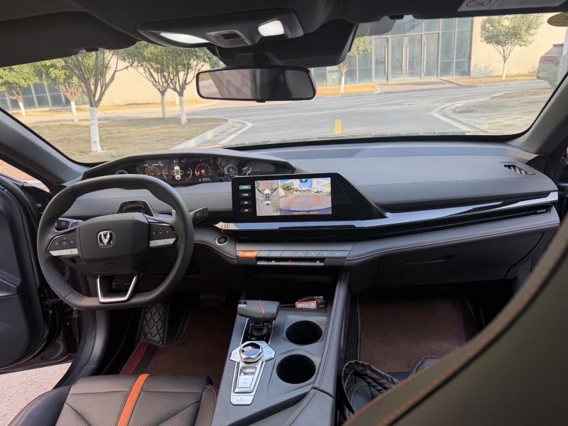 徐州25年長安汽車UNI6