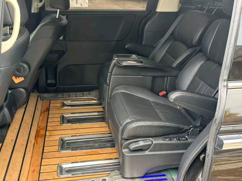 平顶山18年本田艾力绅5