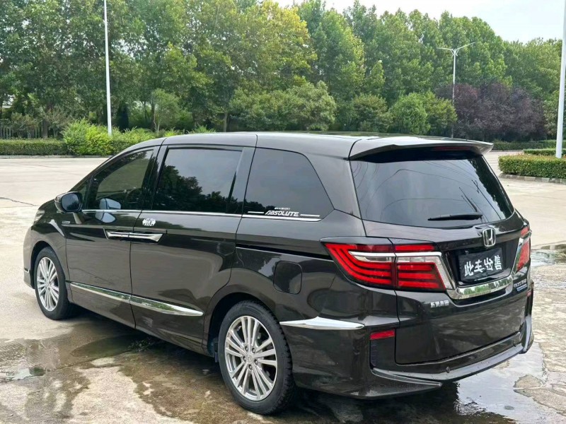 平顶山18年本田艾力绅8