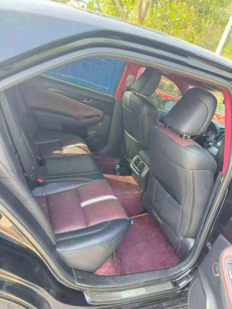 北海17年丰田皇冠5