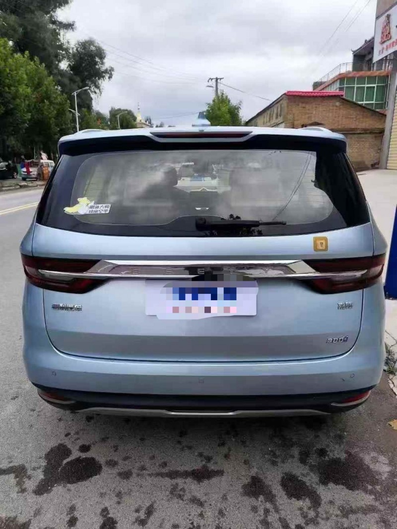 吉安19年吉利嘉际2