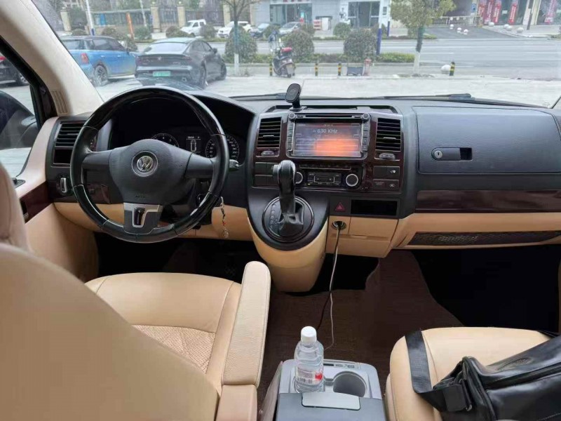 吉安16年大众凯路威7