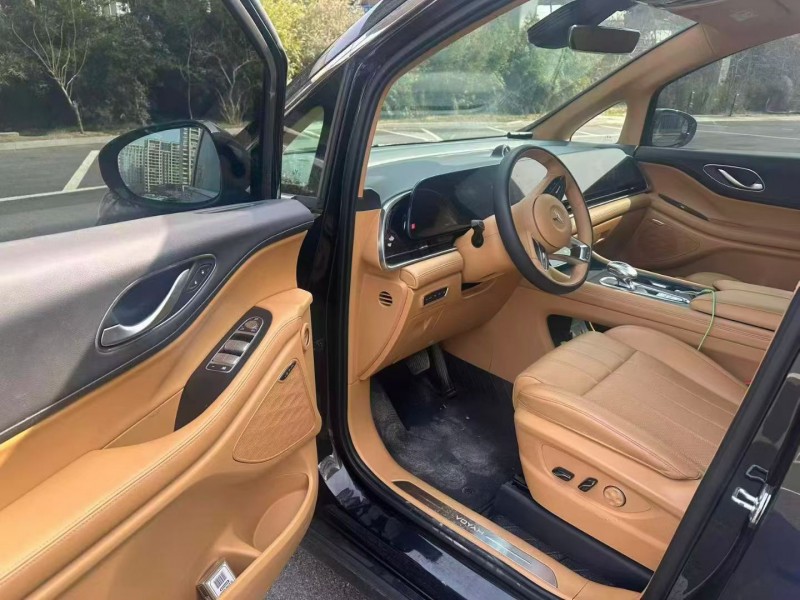 淄博23年岚图汽车梦想家4