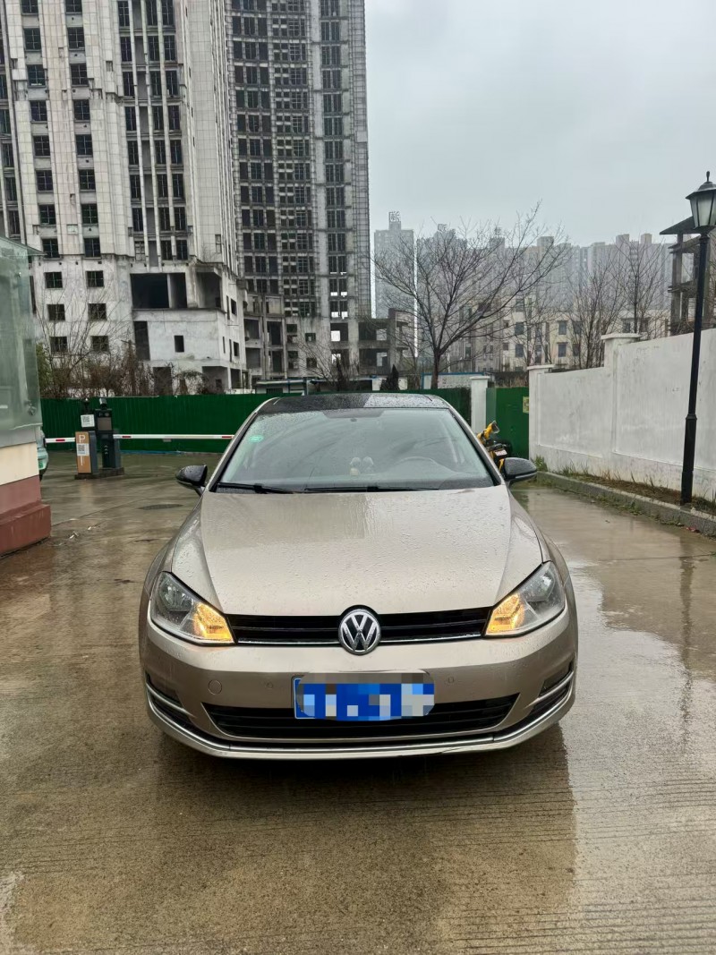 南昌17年大众高尔夫1