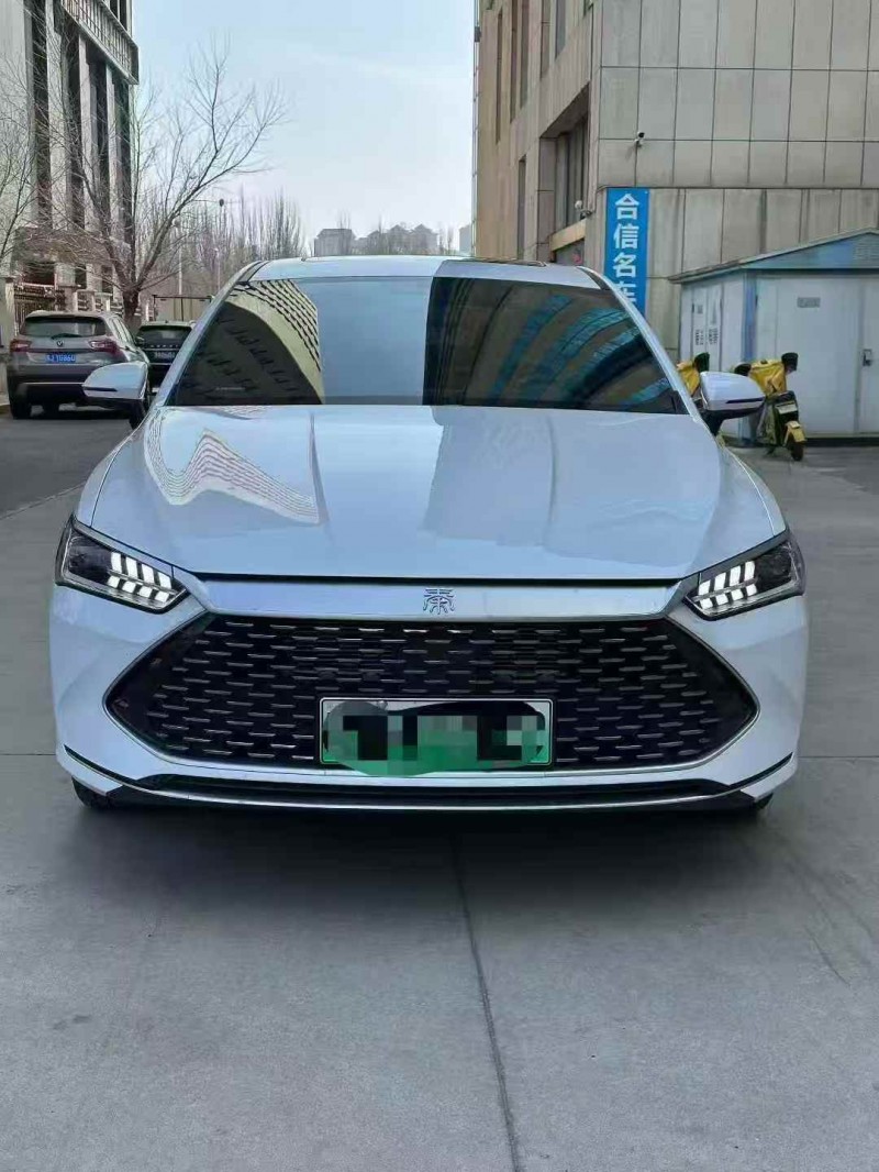 赤峰25年比亚迪秦1