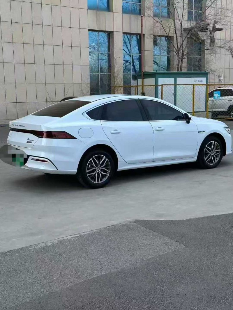 赤峰25年比亚迪秦8