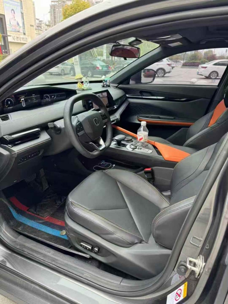 新余24年長安汽車UNI4