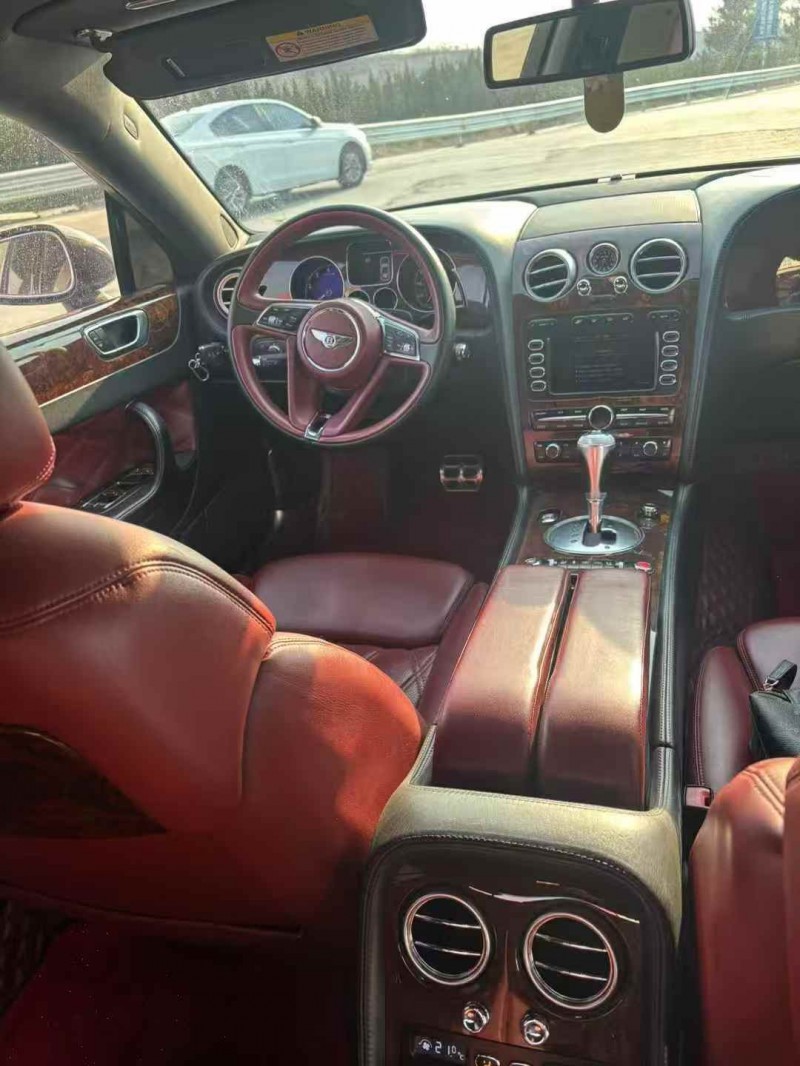 枣庄10年宾利飞驰4