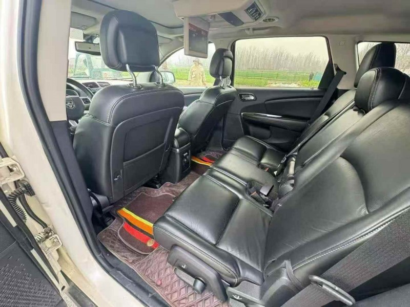 淄博14年道奇酷威6