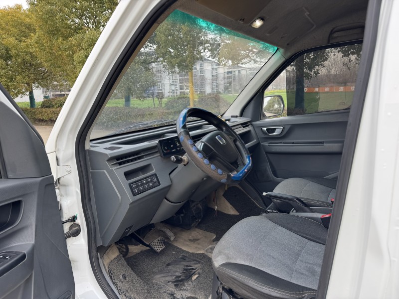 盐城23年吉利星享9