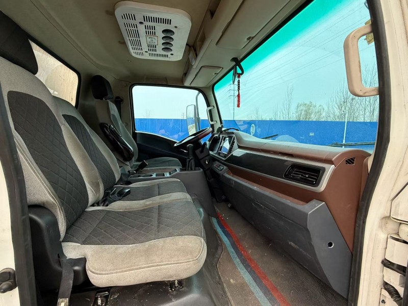 青島23年陜汽軒德5