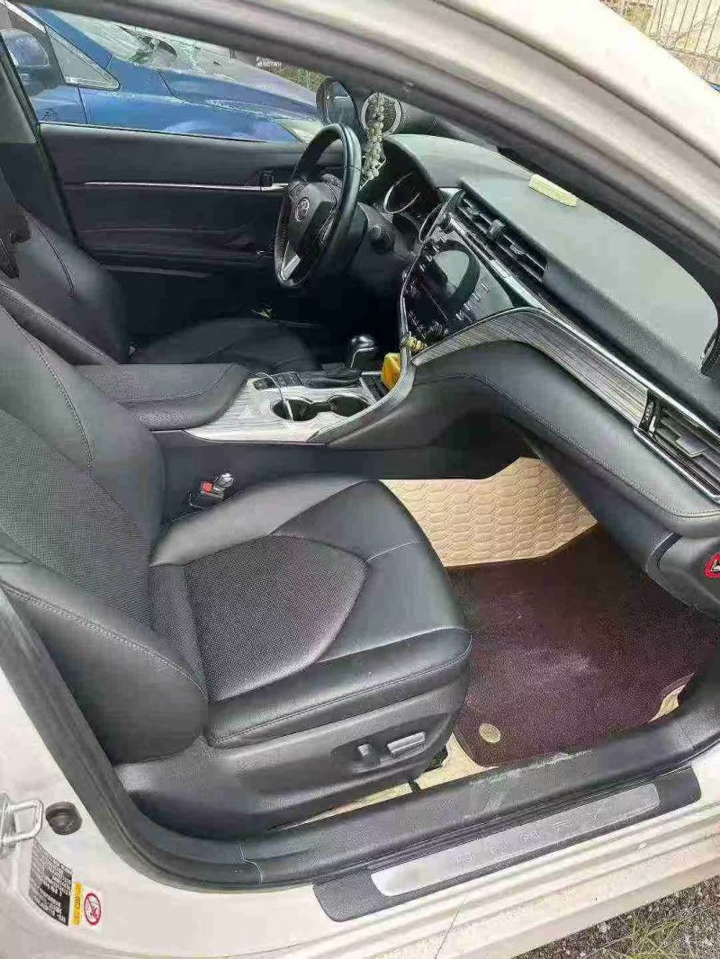 广州19年丰田凯美瑞6