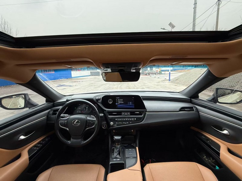 青岛22年雷克萨斯ES4