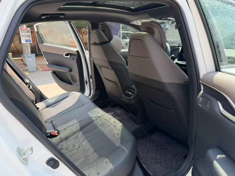 广州25年长安汽车逸动8