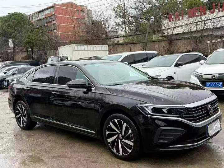 张家界25年大众帕萨特2