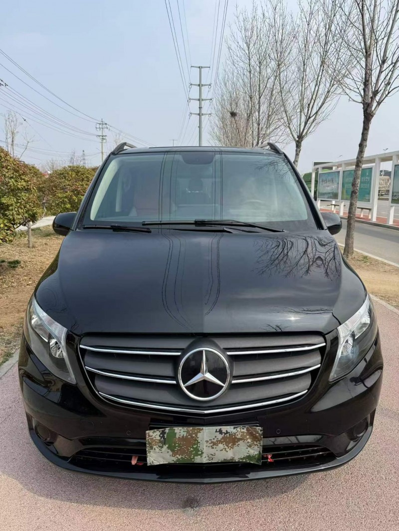 枣庄24年奔驰威霆1