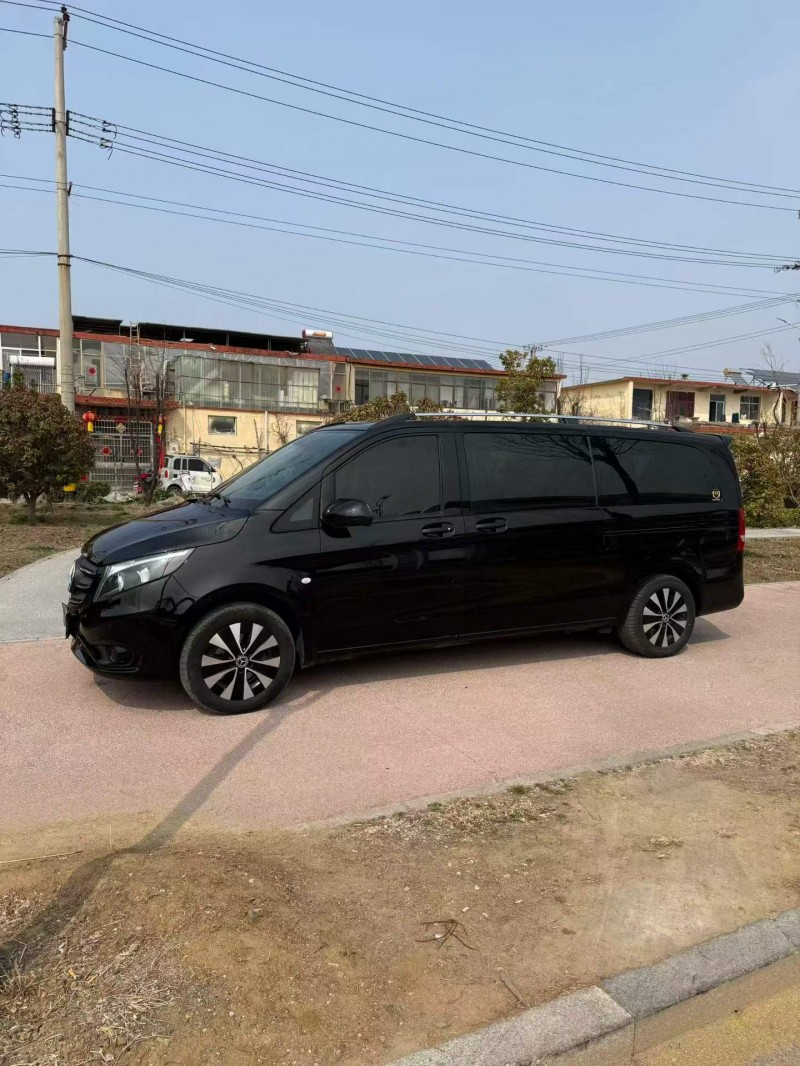 枣庄24年奔驰威霆2